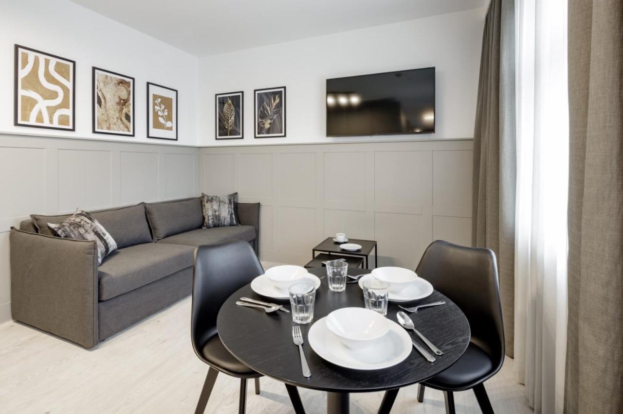 L11, Limanowskiego 3* Познань
