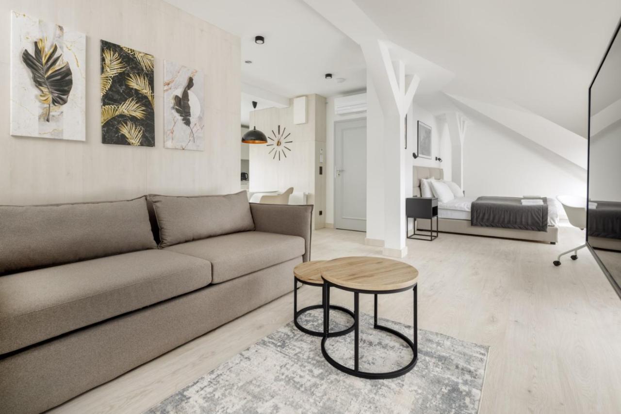 L11, Limanowskiego Апарт-готель 3*