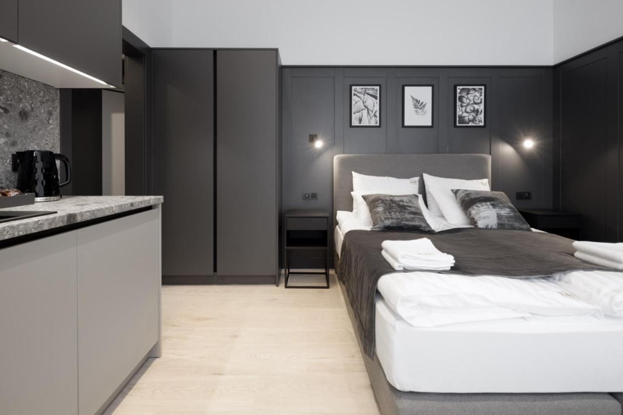 L11, Limanowskiego 3* Познань
