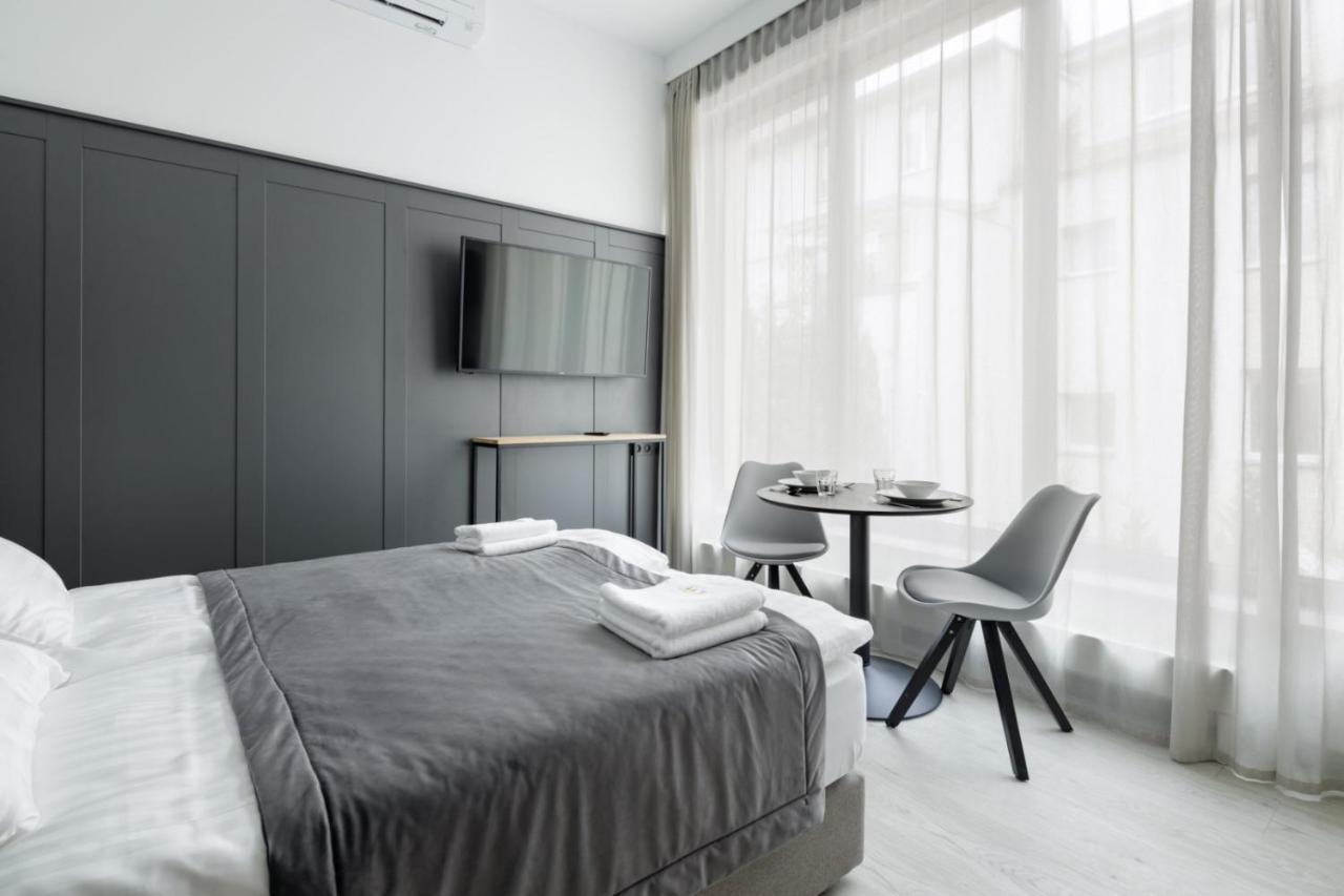 L11, Limanowskiego 3* Познань